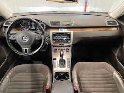 harmaa Volkswagen Passat 2012 kuva 7.