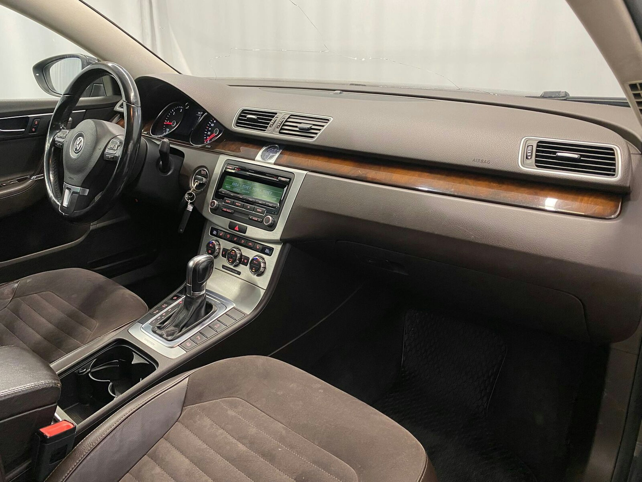harmaa Volkswagen Passat 2012 kuva 8.