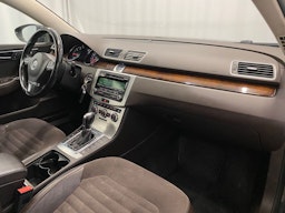 harmaa Volkswagen Passat 2012 kuva 8.