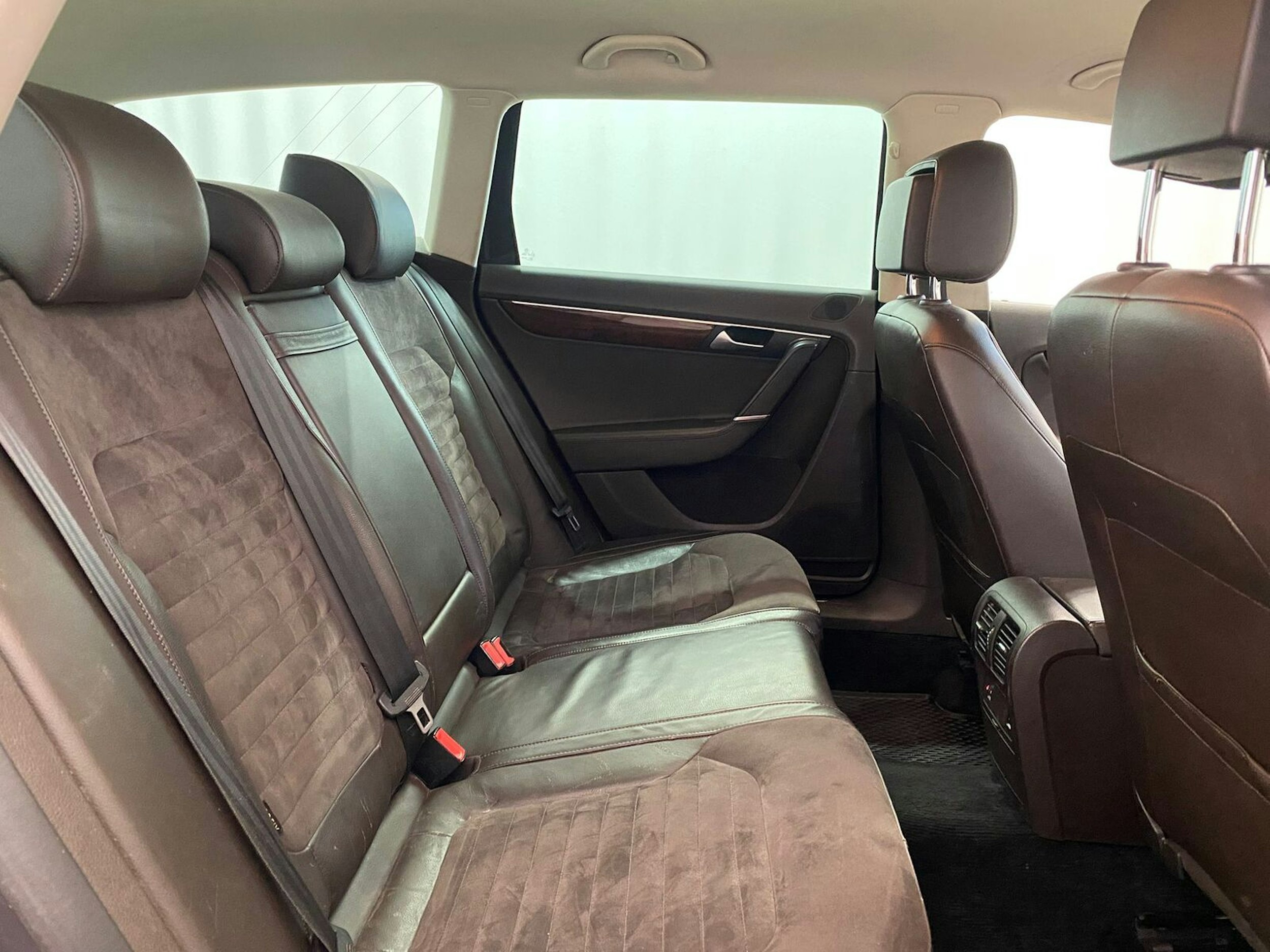 harmaa Volkswagen Passat 2012 kuva 11.