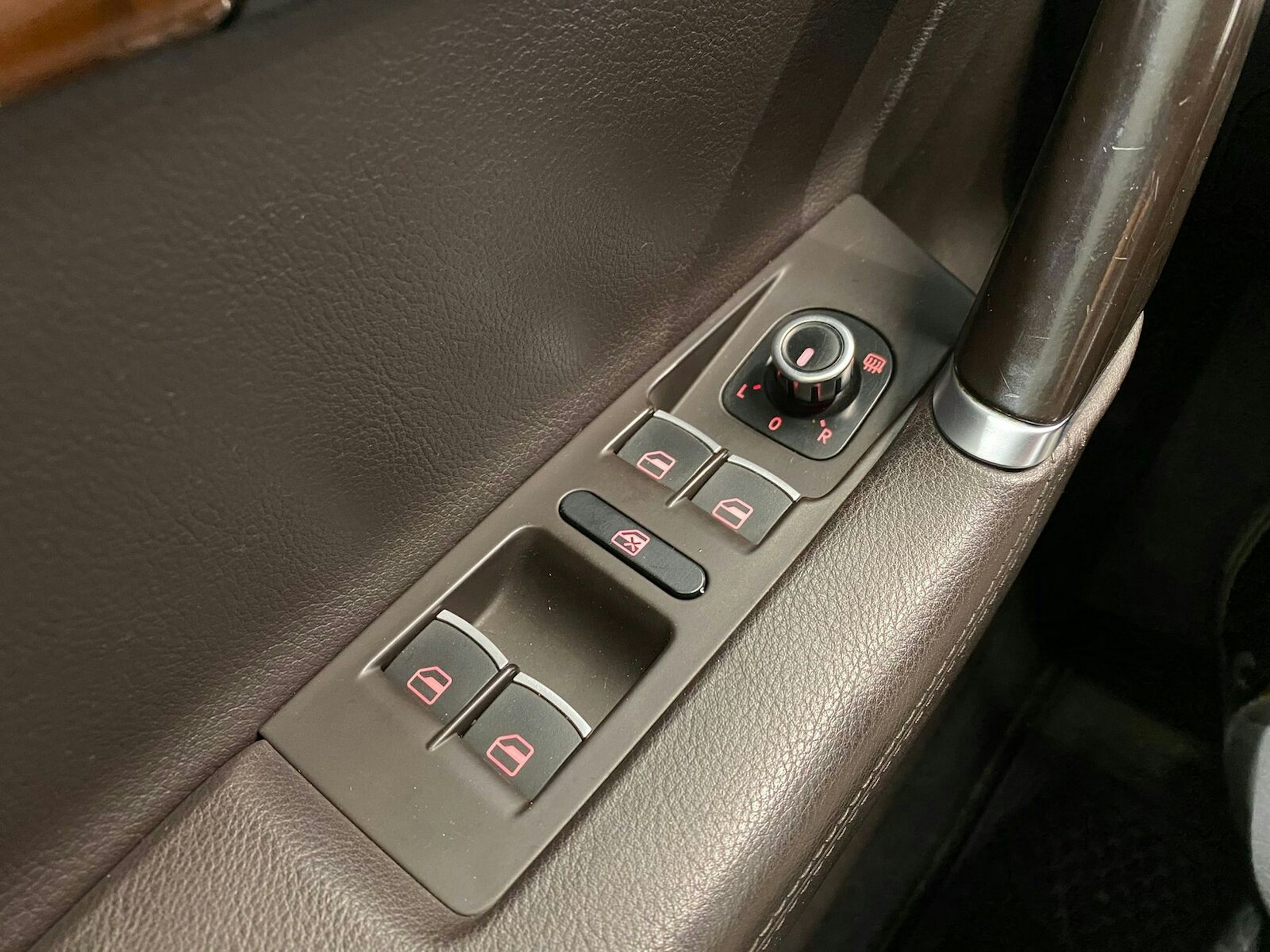harmaa Volkswagen Passat 2012 kuva 14.