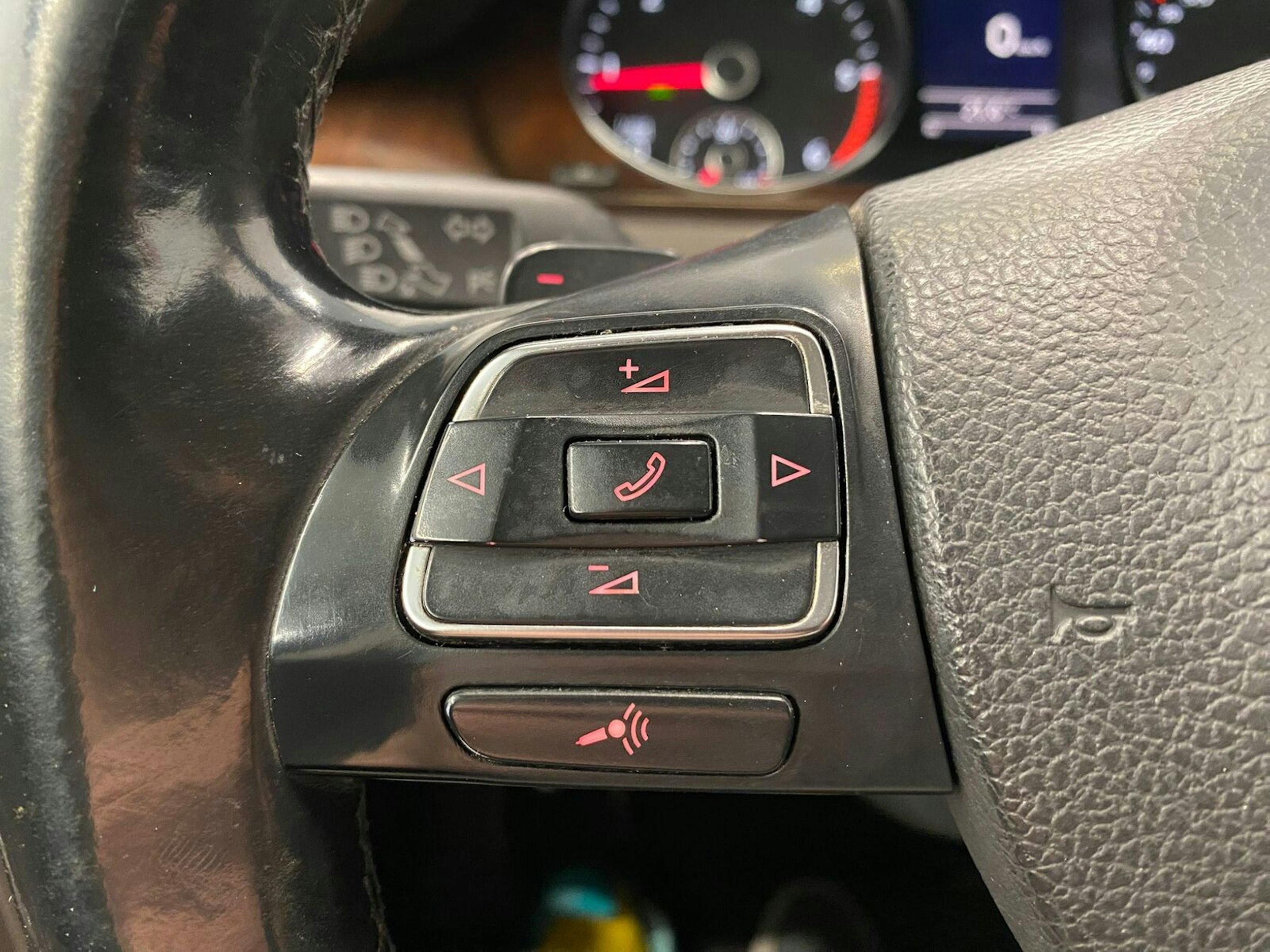 harmaa Volkswagen Passat 2012 kuva 16.