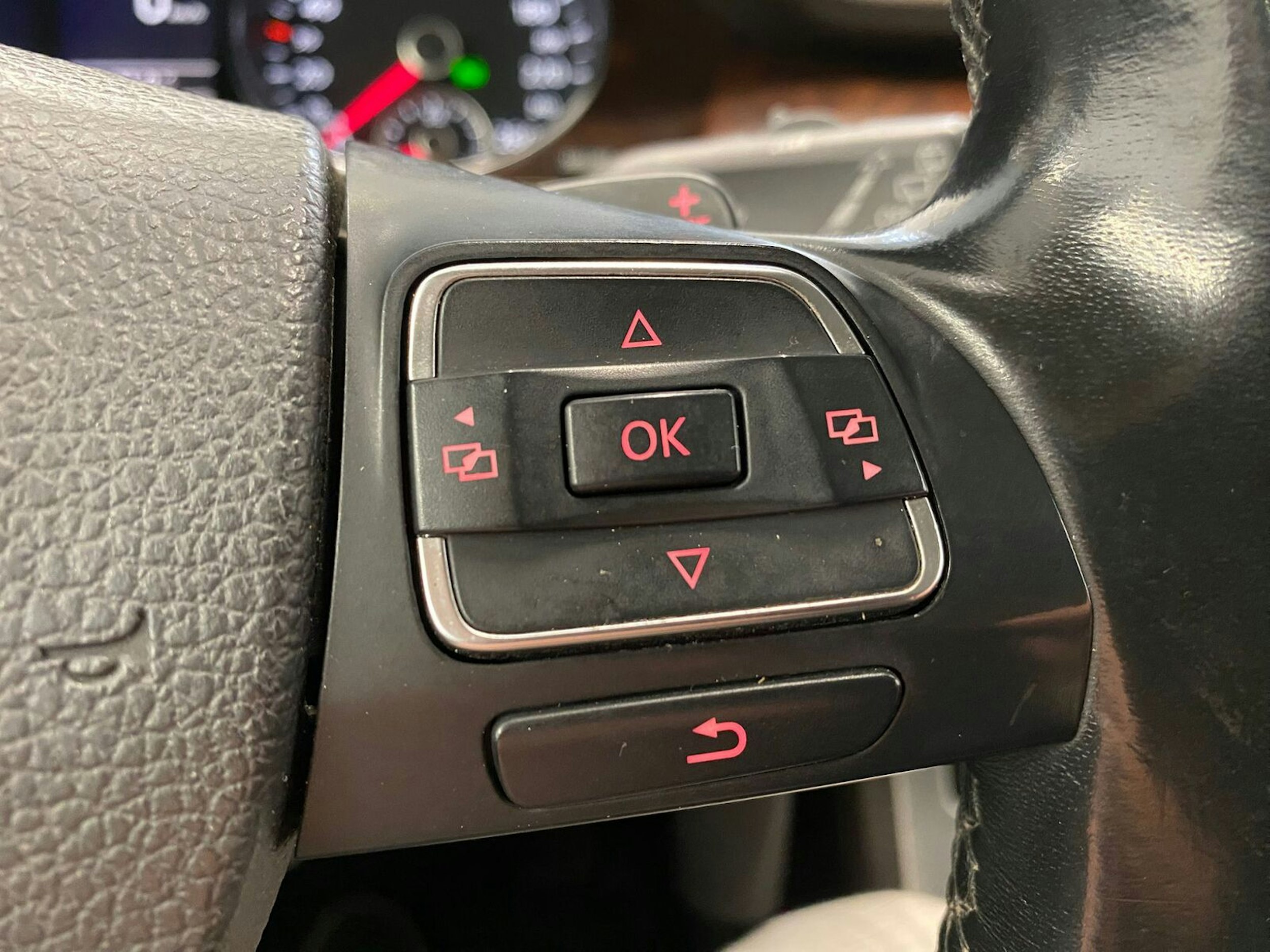 harmaa Volkswagen Passat 2012 kuva 17.
