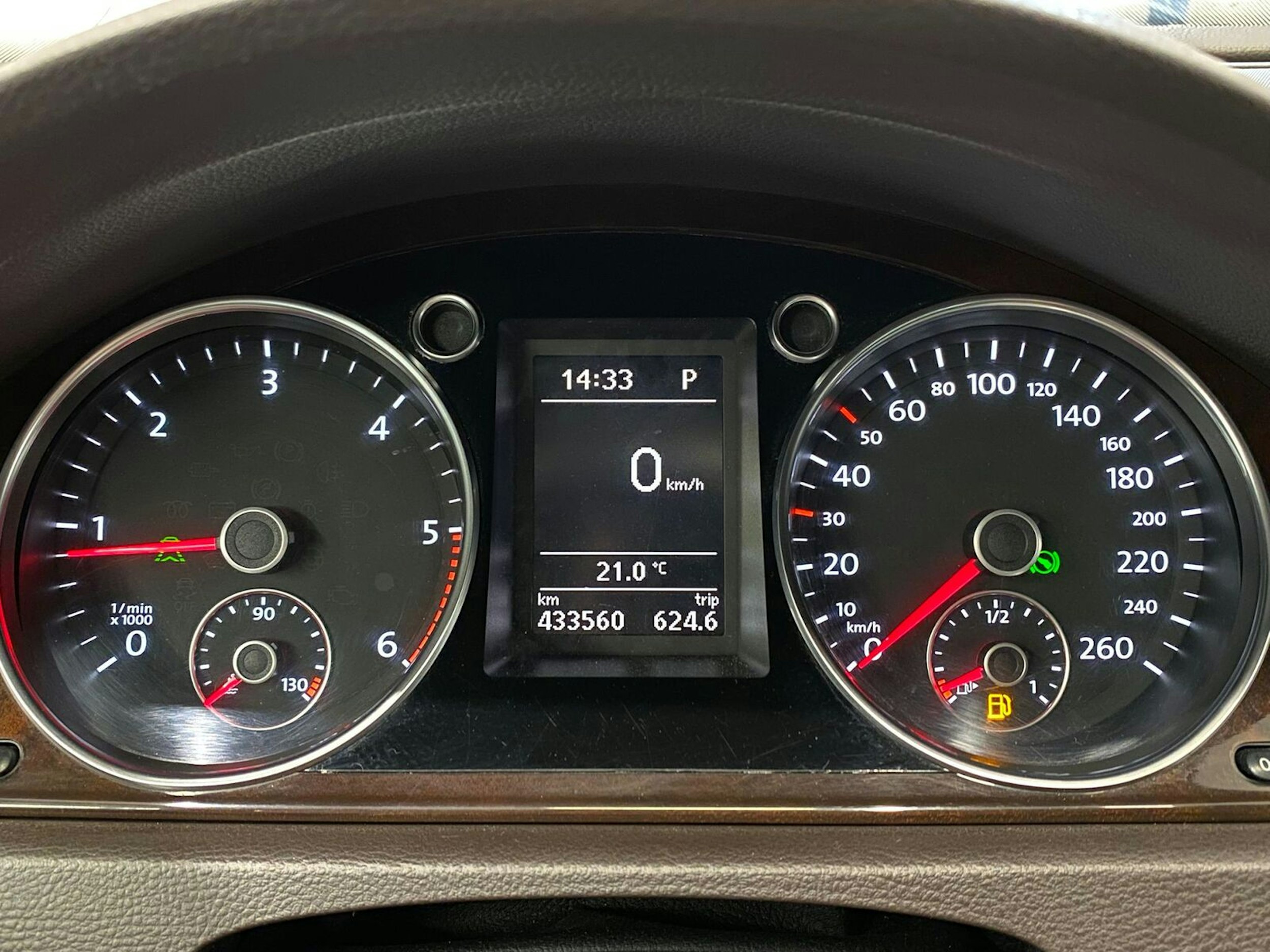 harmaa Volkswagen Passat 2012 kuva 18.