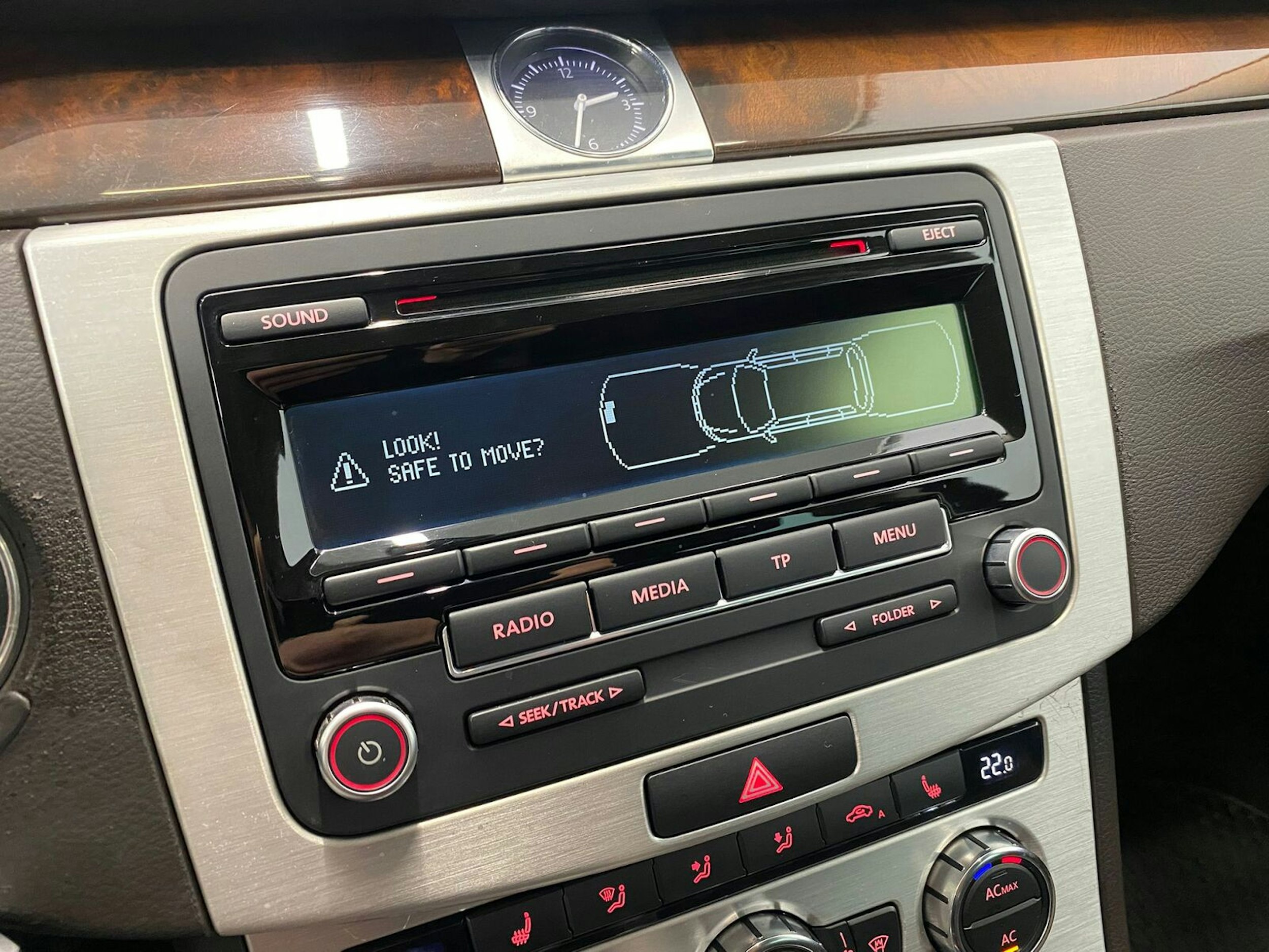 harmaa Volkswagen Passat 2012 kuva 20.