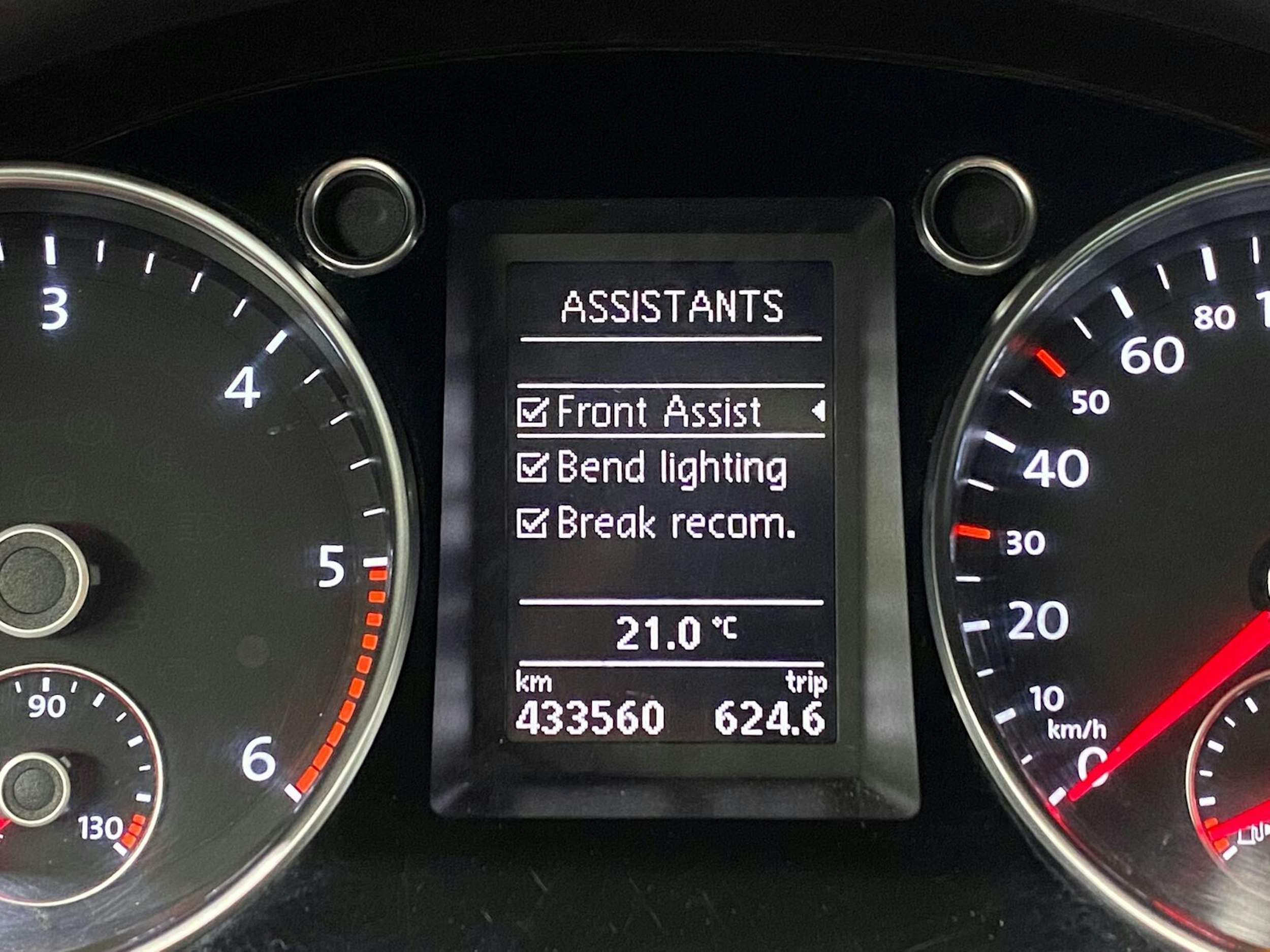 harmaa Volkswagen Passat 2012 kuva 23.