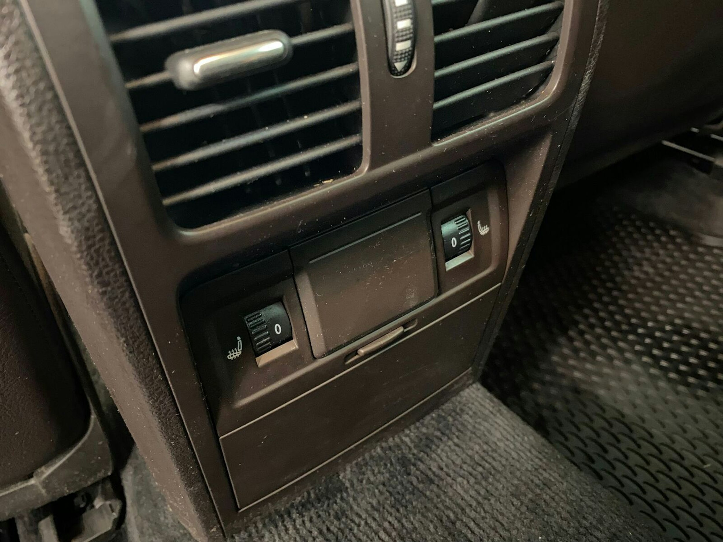 harmaa Volkswagen Passat 2012 kuva 27.