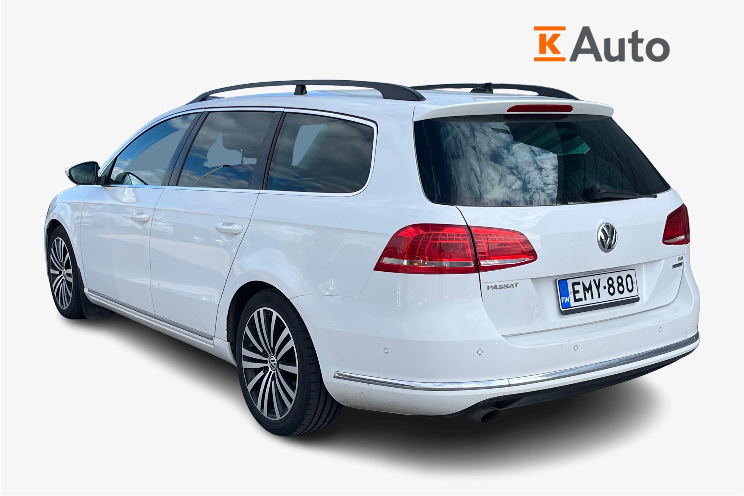 Valkoinen Volkswagen PASSAT 2012 kuva 2.
