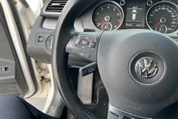 Valkoinen Volkswagen PASSAT 2012 kuva 14.