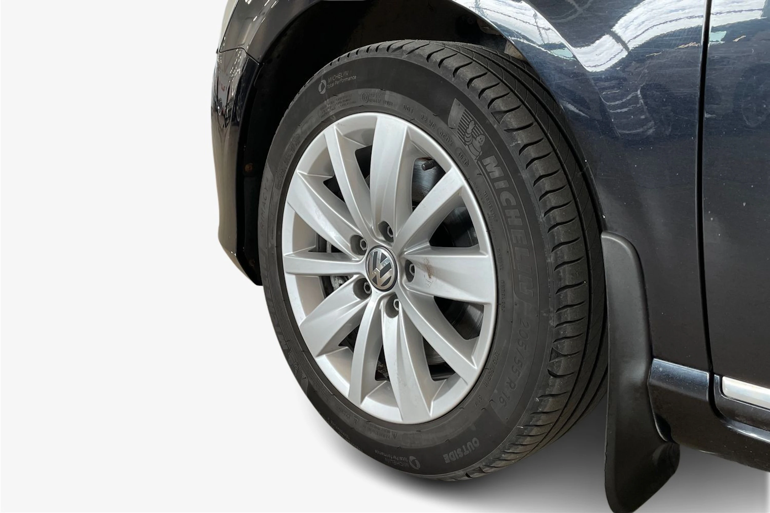musta Volkswagen Passat 2012 kuva 9.