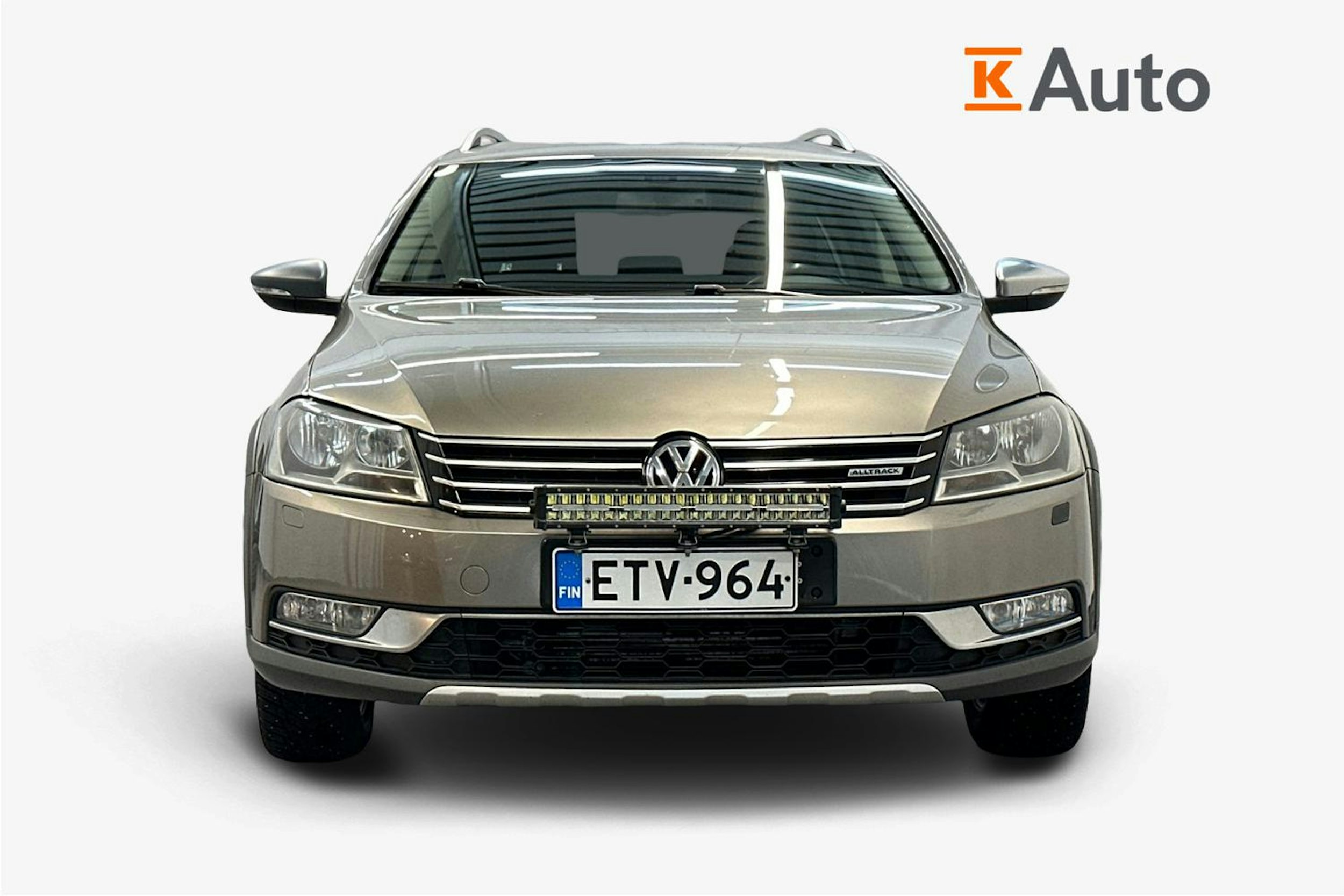 ruskea (beige) Volkswagen Passat 2012 kuva 4.