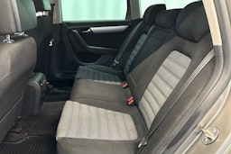 ruskea (beige) Volkswagen Passat 2012 kuva 8.