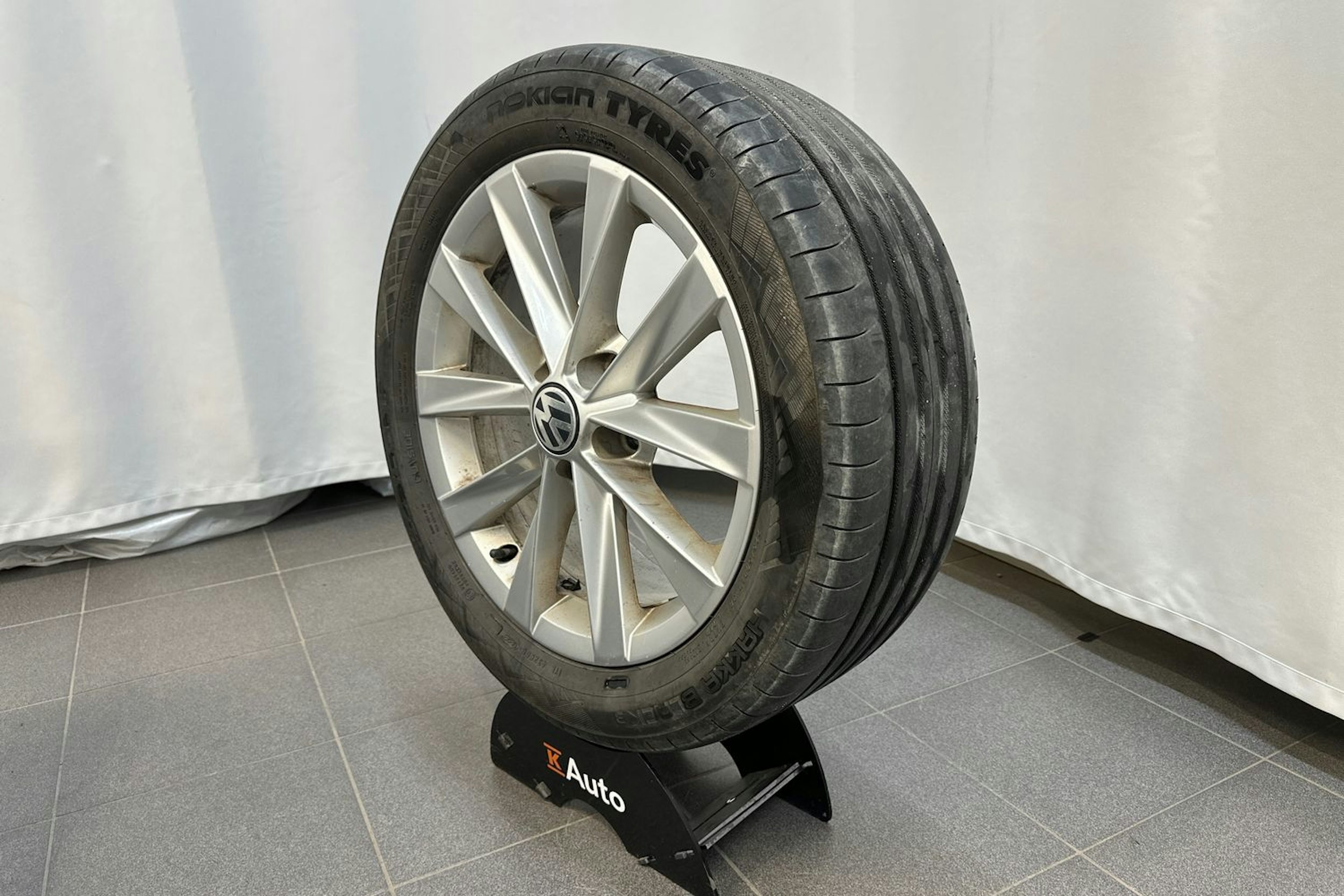 ruskea (beige) Volkswagen Passat 2012 kuva 10.