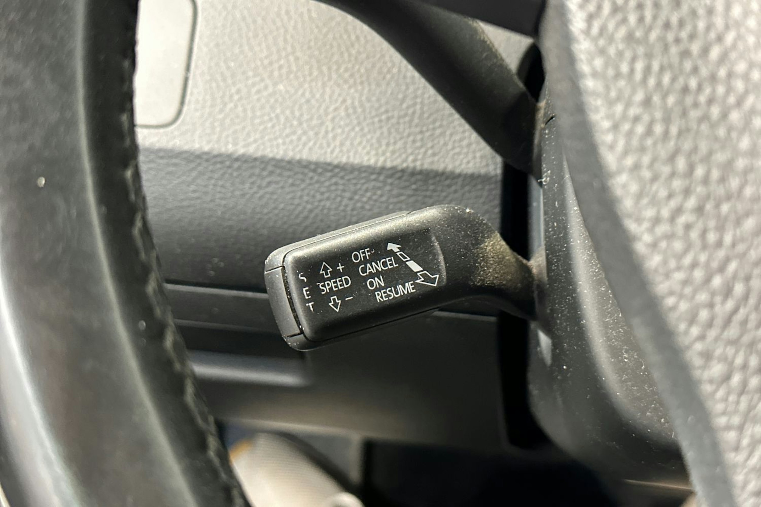 ruskea (beige) Volkswagen Passat 2012 kuva 13.