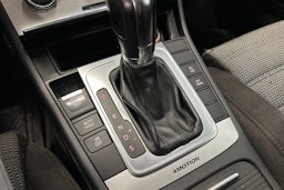 ruskea (beige) Volkswagen Passat 2012 kuva 16.