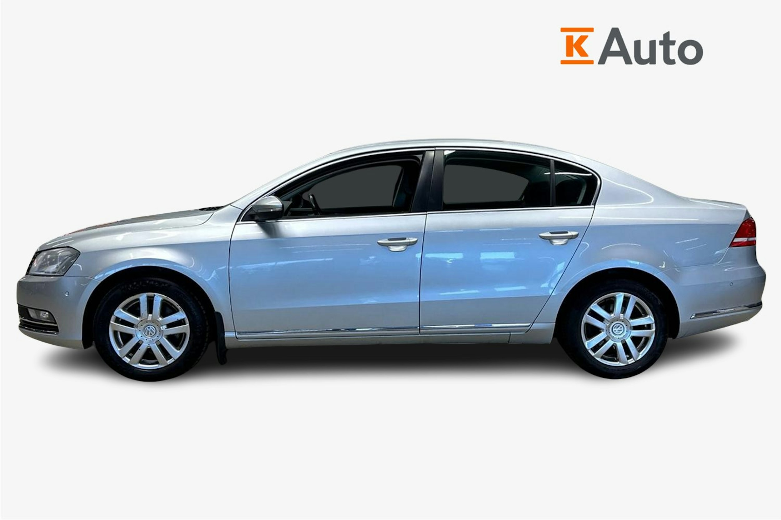harmaa Volkswagen Passat 2012 kuva 6.