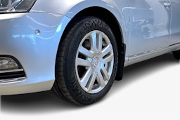 harmaa Volkswagen Passat 2012 kuva 11.