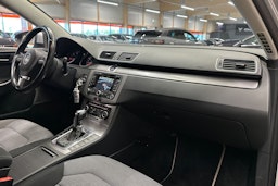 harmaa Volkswagen Passat 2012 kuva 14.