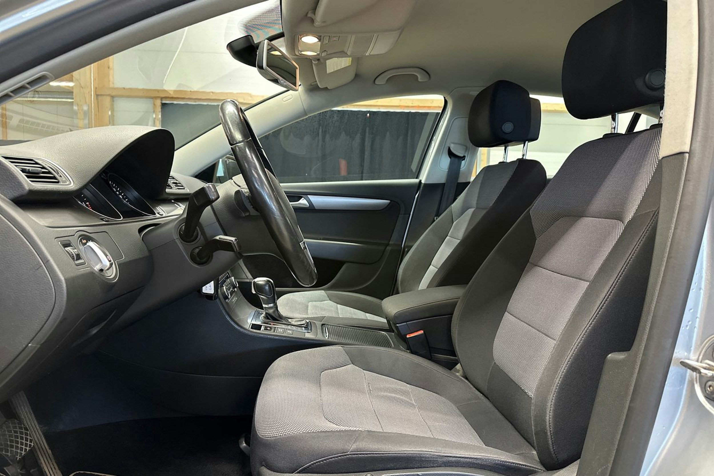 harmaa Volkswagen Passat 2012 kuva 19.