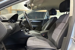 harmaa Volkswagen Passat 2012 kuva 19.