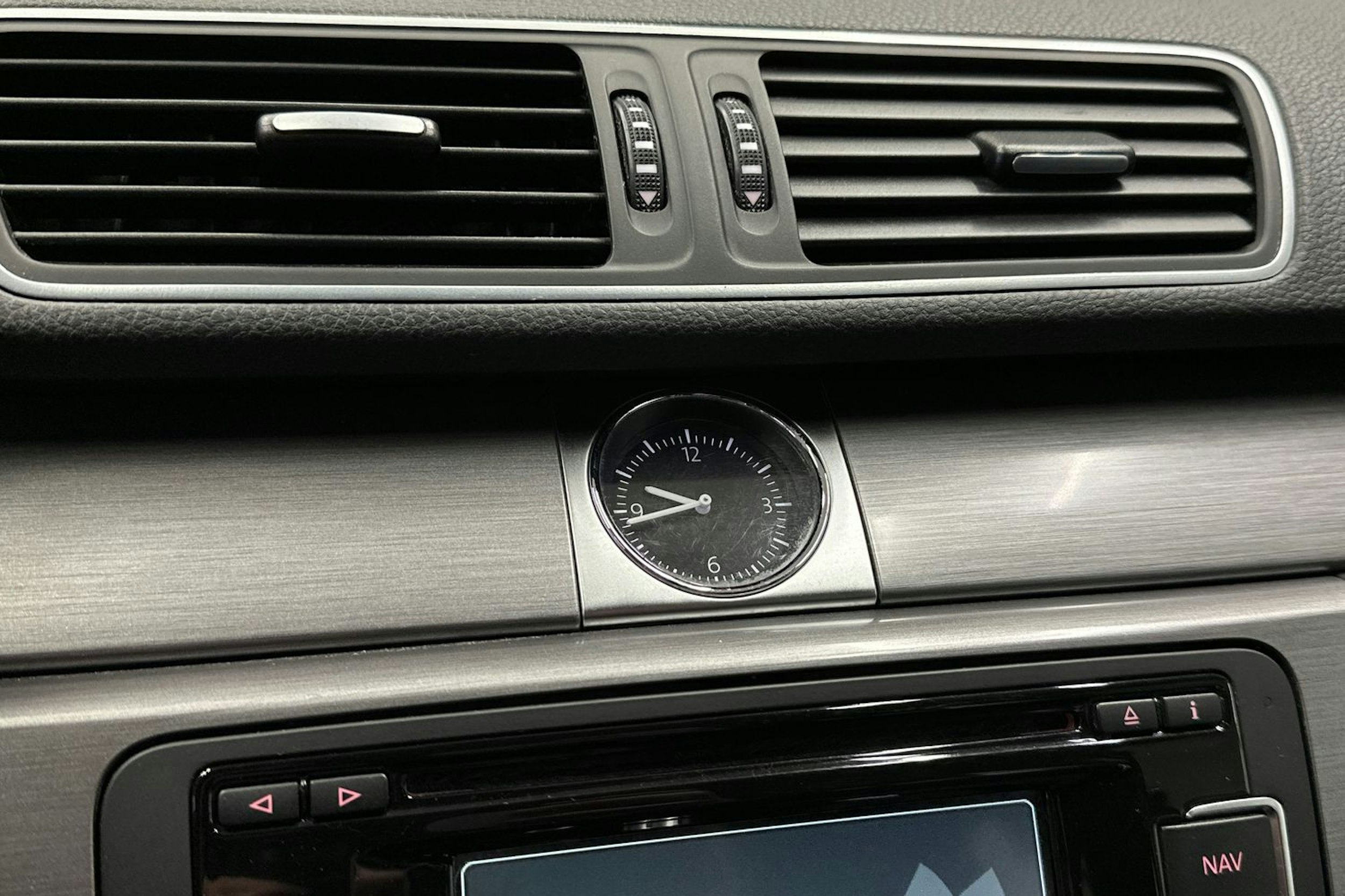 harmaa Volkswagen Passat 2012 kuva 21.