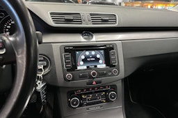 harmaa Volkswagen Passat 2012 kuva 24.