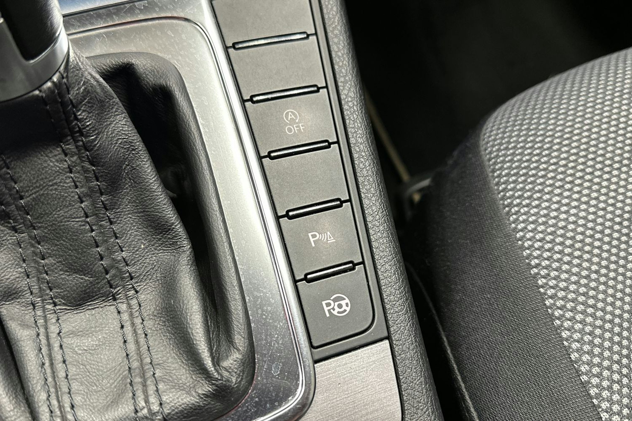 harmaa Volkswagen Passat 2012 kuva 27.