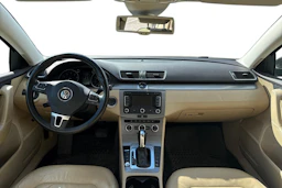 Ruskea (beige) Volkswagen PASSAT 2012 kuva 7.