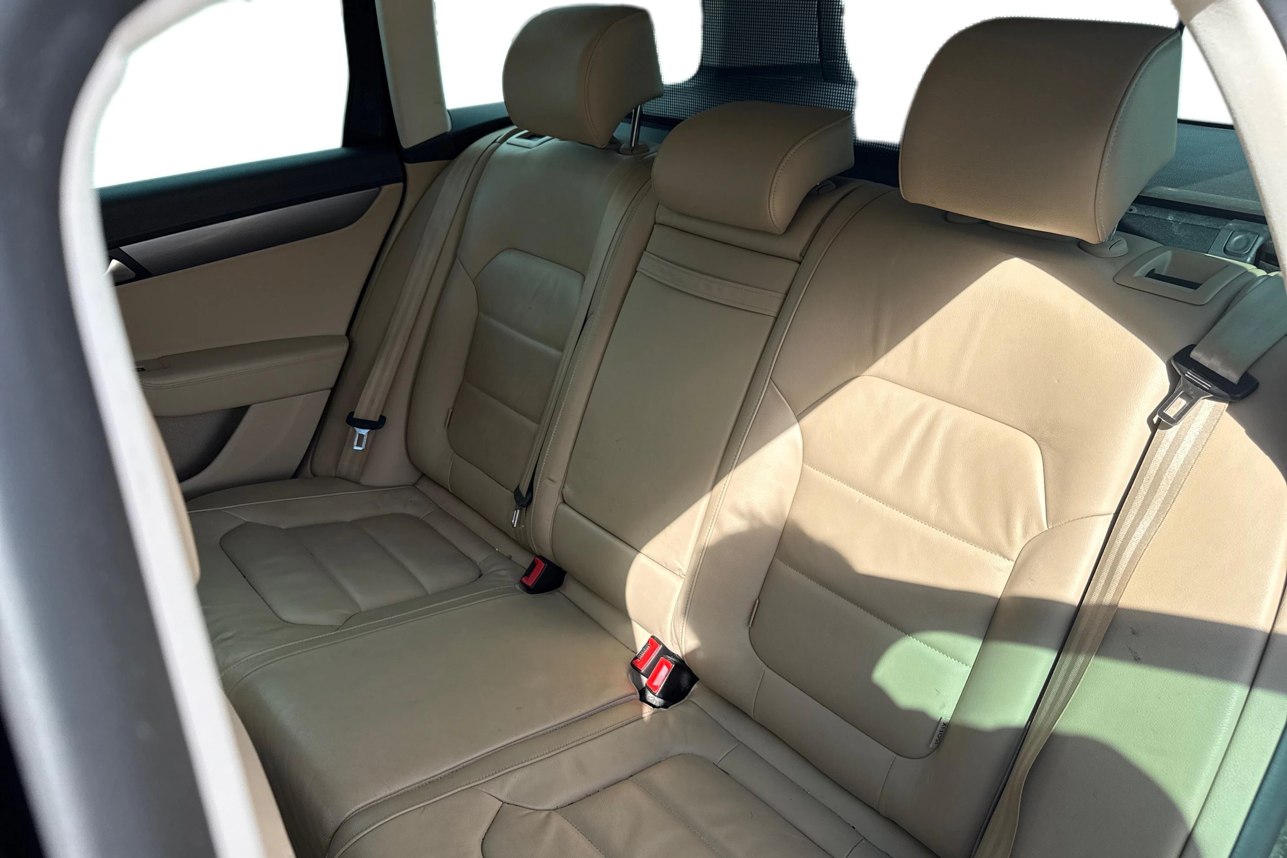Ruskea (beige) Volkswagen PASSAT 2012 kuva 8.