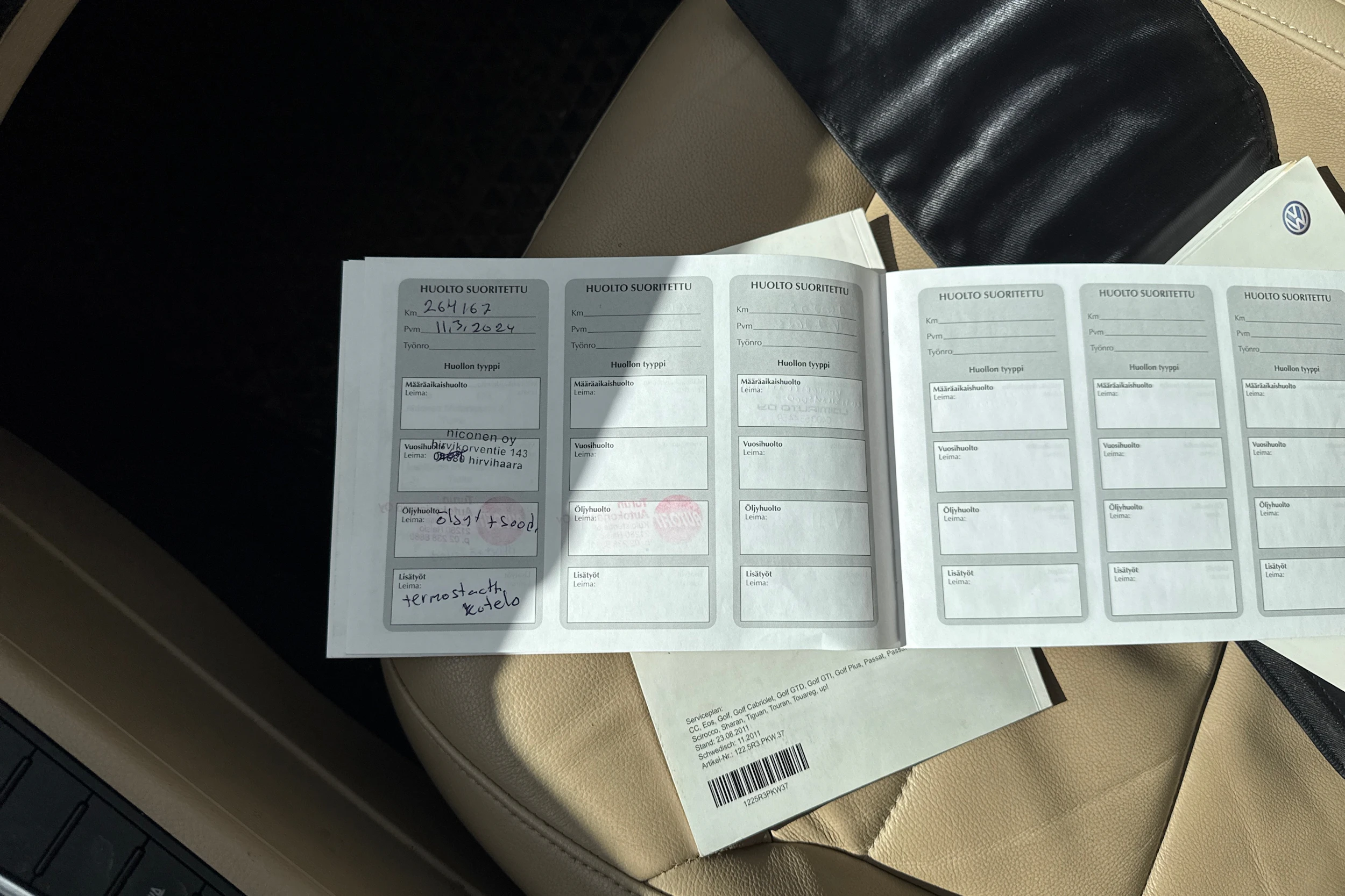 Ruskea (beige) Volkswagen PASSAT 2012 kuva 32.