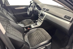 musta Volkswagen Passat 2012 kuva 7.