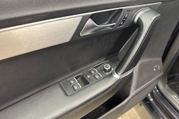 musta Volkswagen Passat 2012 kuva 14.