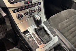 musta Volkswagen Passat 2012 kuva 15.