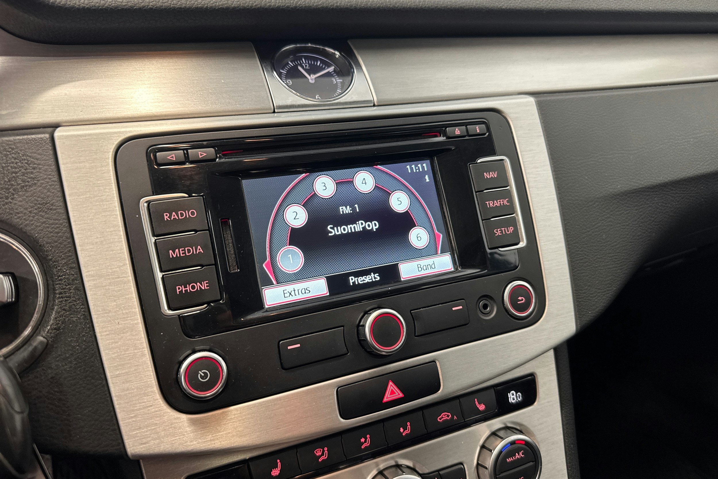 musta Volkswagen Passat 2012 kuva 16.