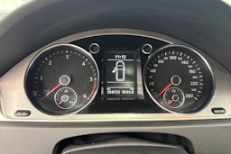 musta Volkswagen Passat 2012 kuva 20.