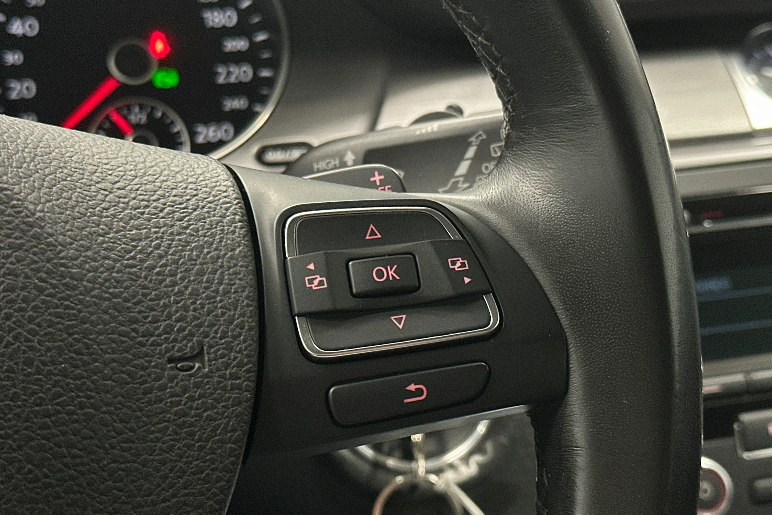 Harmaa Volkswagen PASSAT 2012 kuva 20.
