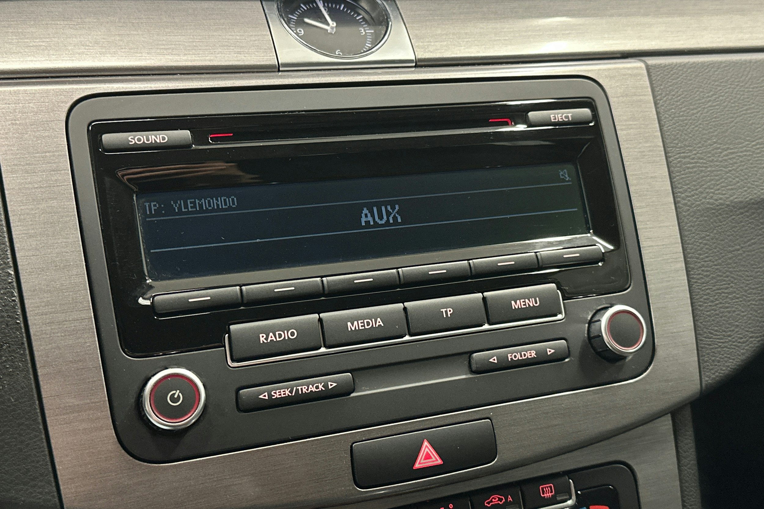 Harmaa Volkswagen PASSAT 2012 kuva 23.