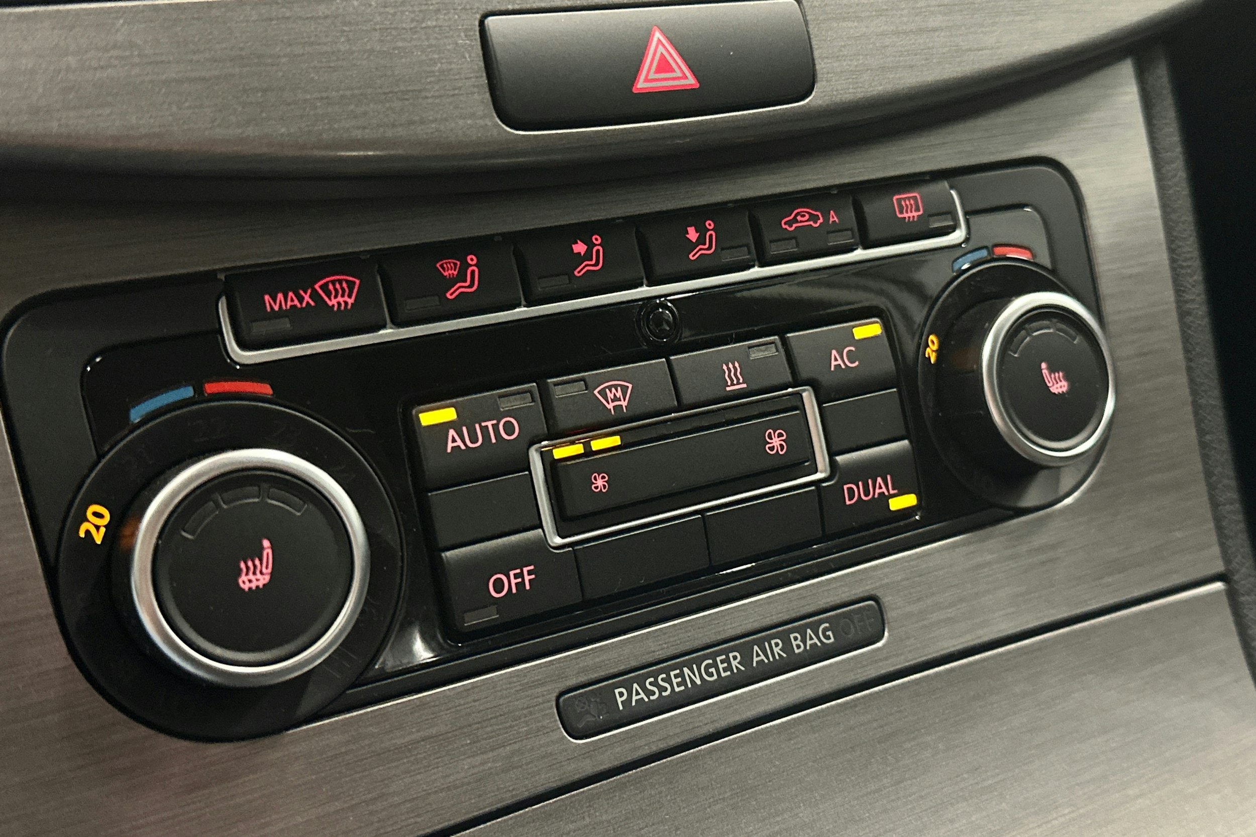 Harmaa Volkswagen PASSAT 2012 kuva 24.