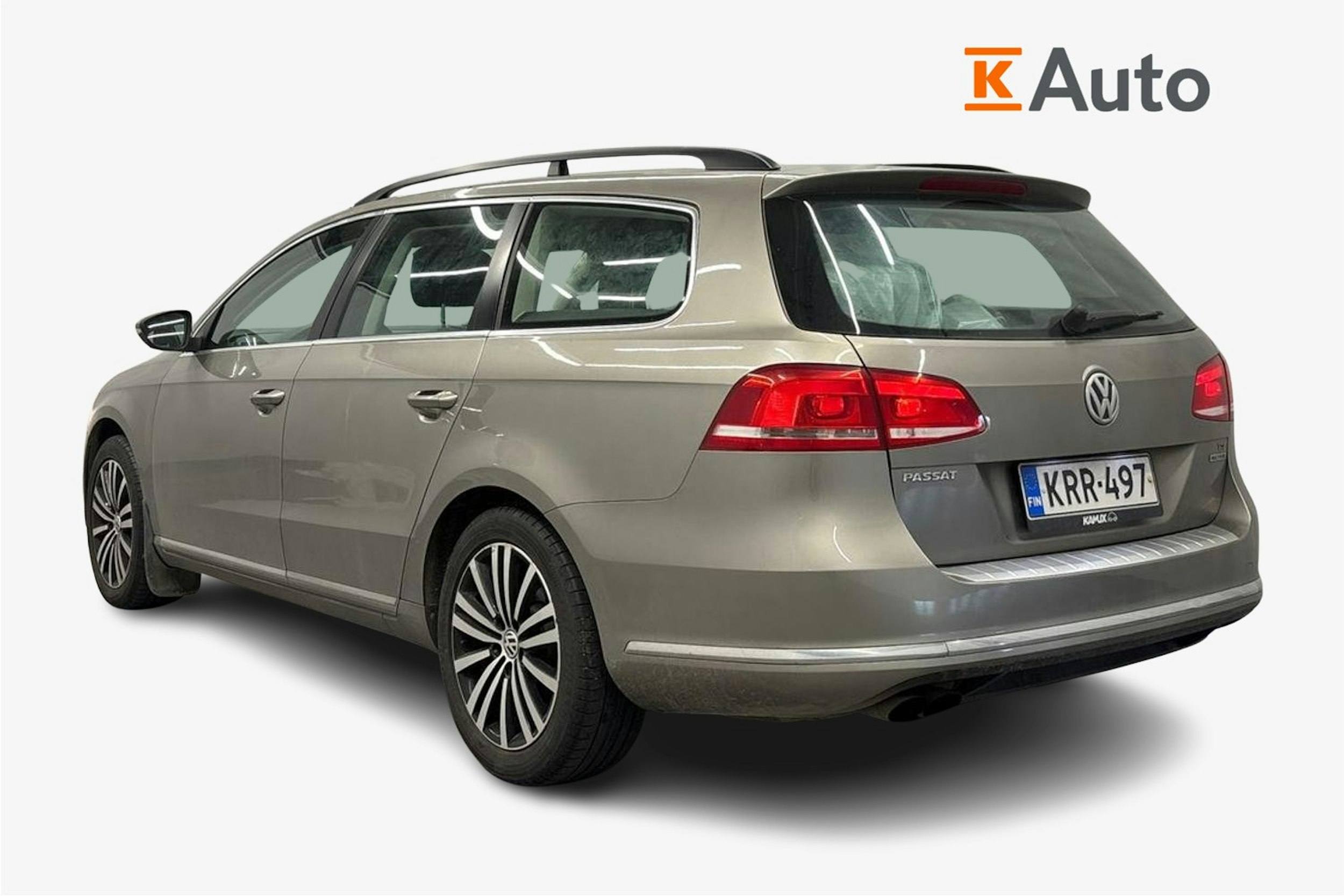 ruskea (beige) Volkswagen Passat 2012 kuva 2.