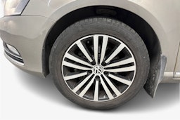 ruskea (beige) Volkswagen Passat 2012 kuva 9.