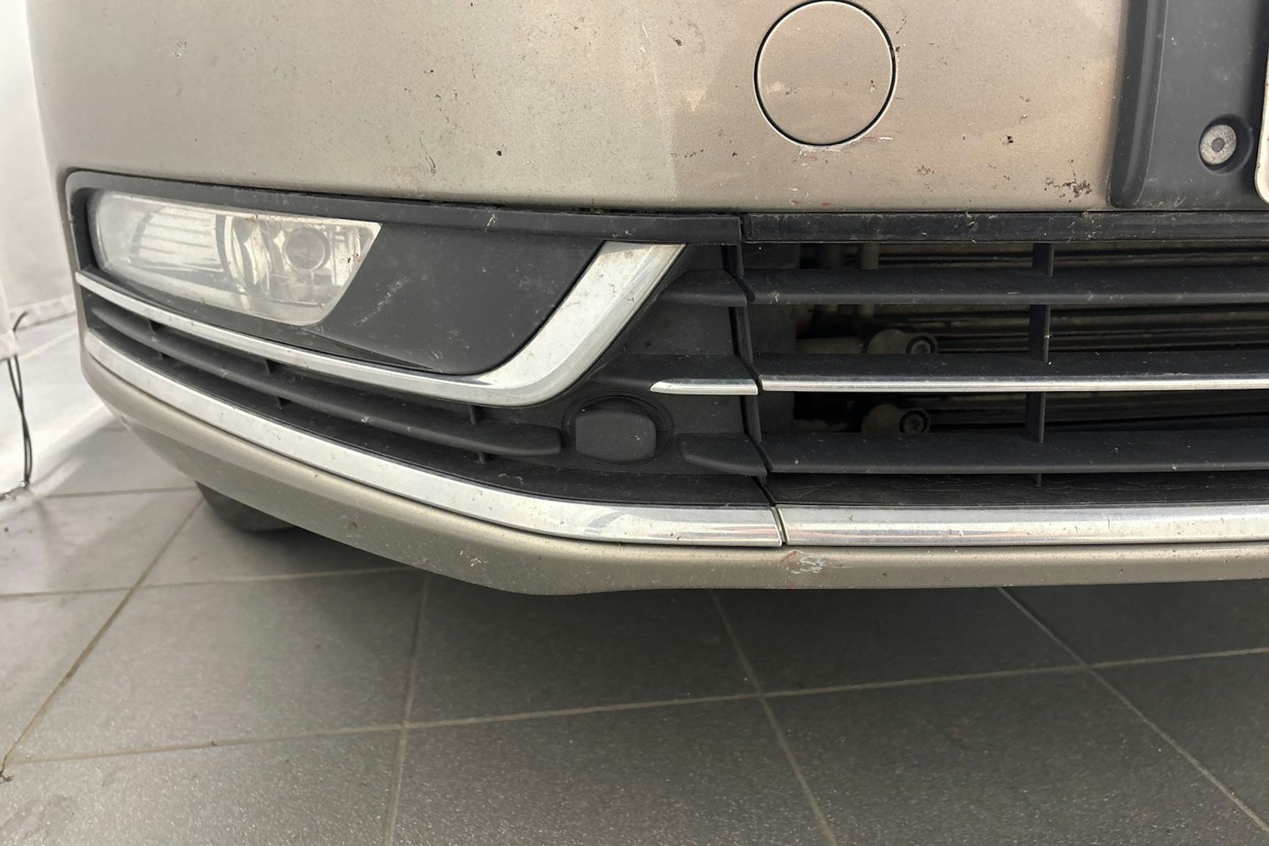 ruskea (beige) Volkswagen Passat 2012 kuva 13.