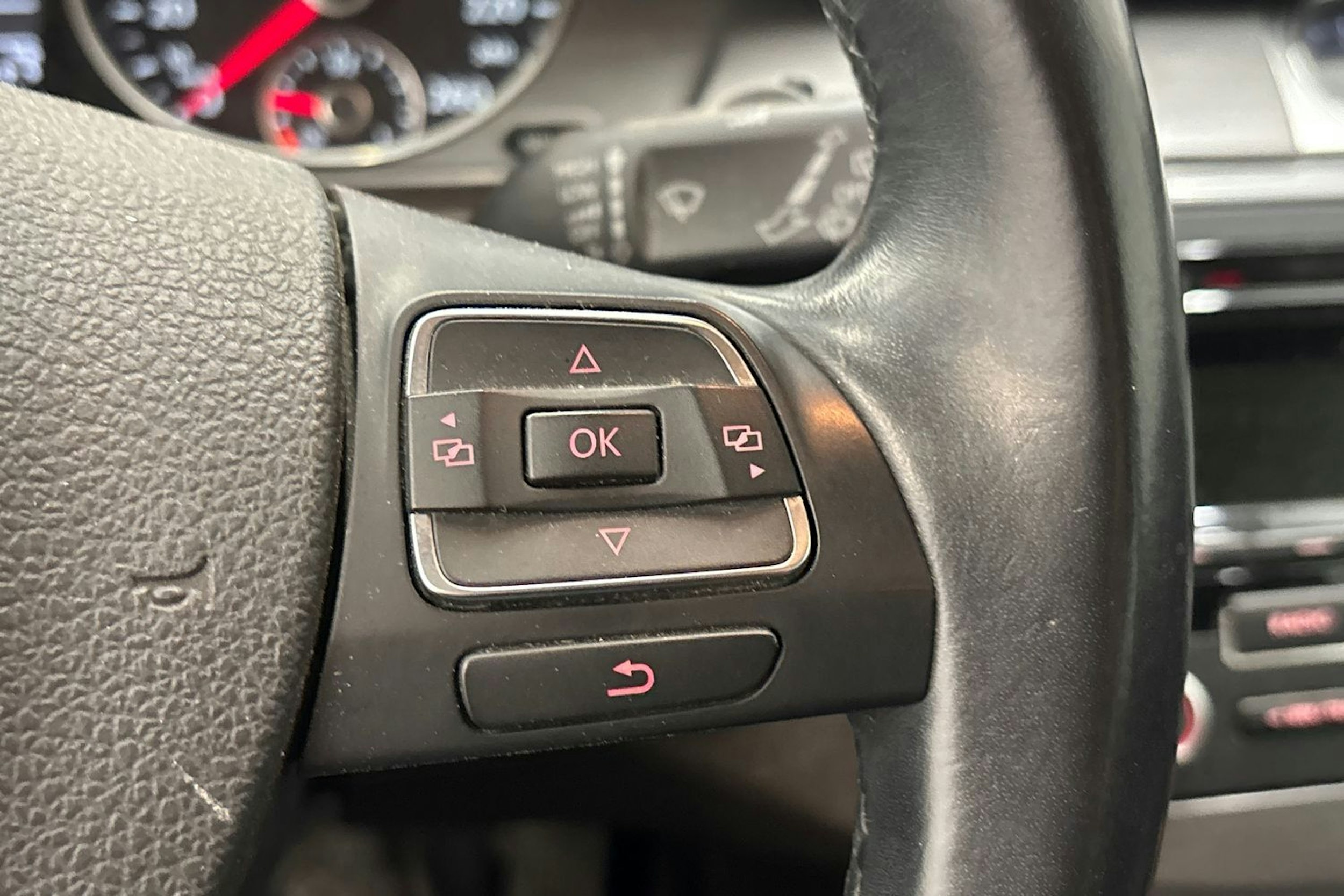 ruskea (beige) Volkswagen Passat 2012 kuva 20.