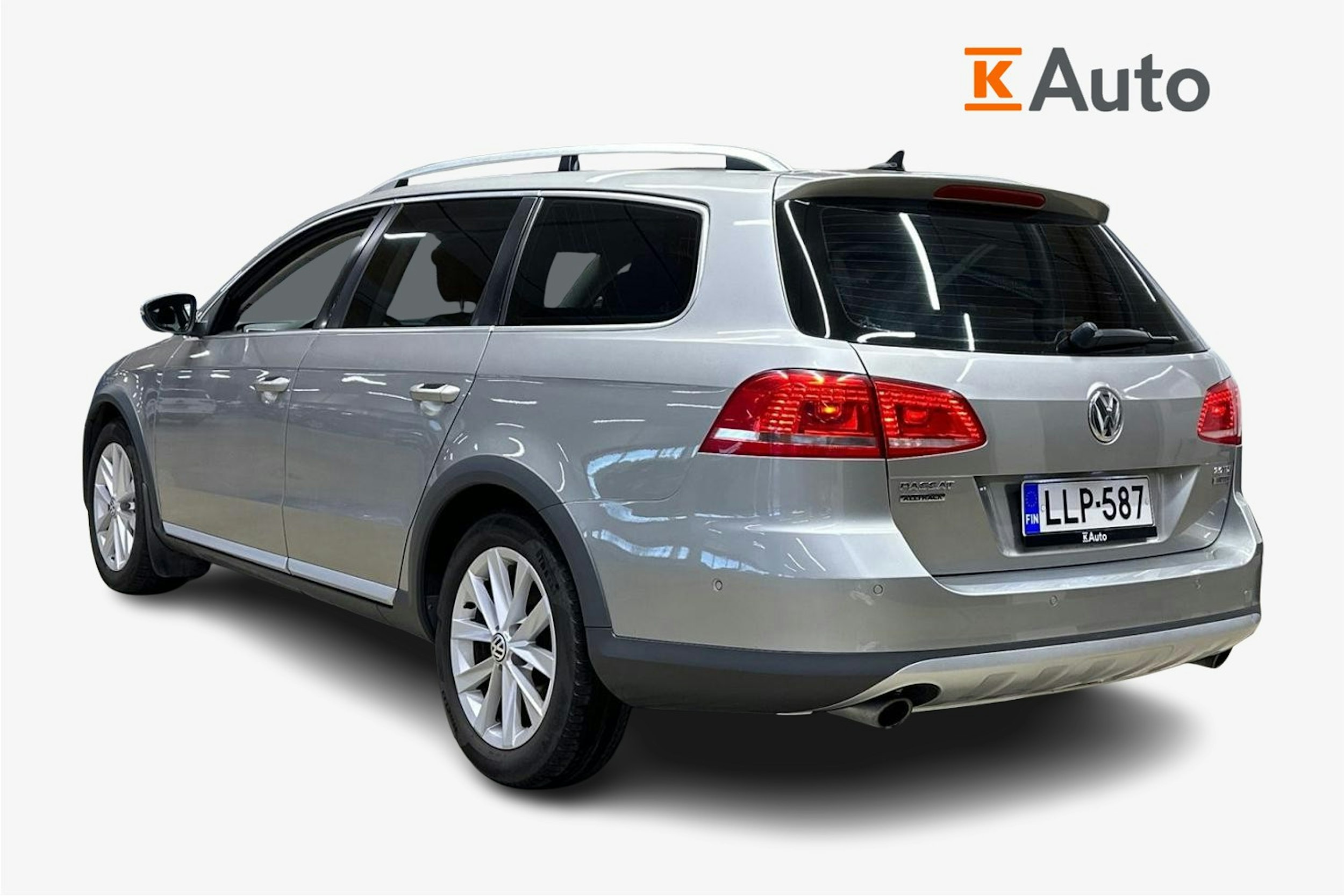 harmaa Volkswagen Passat 2012 kuva 2.