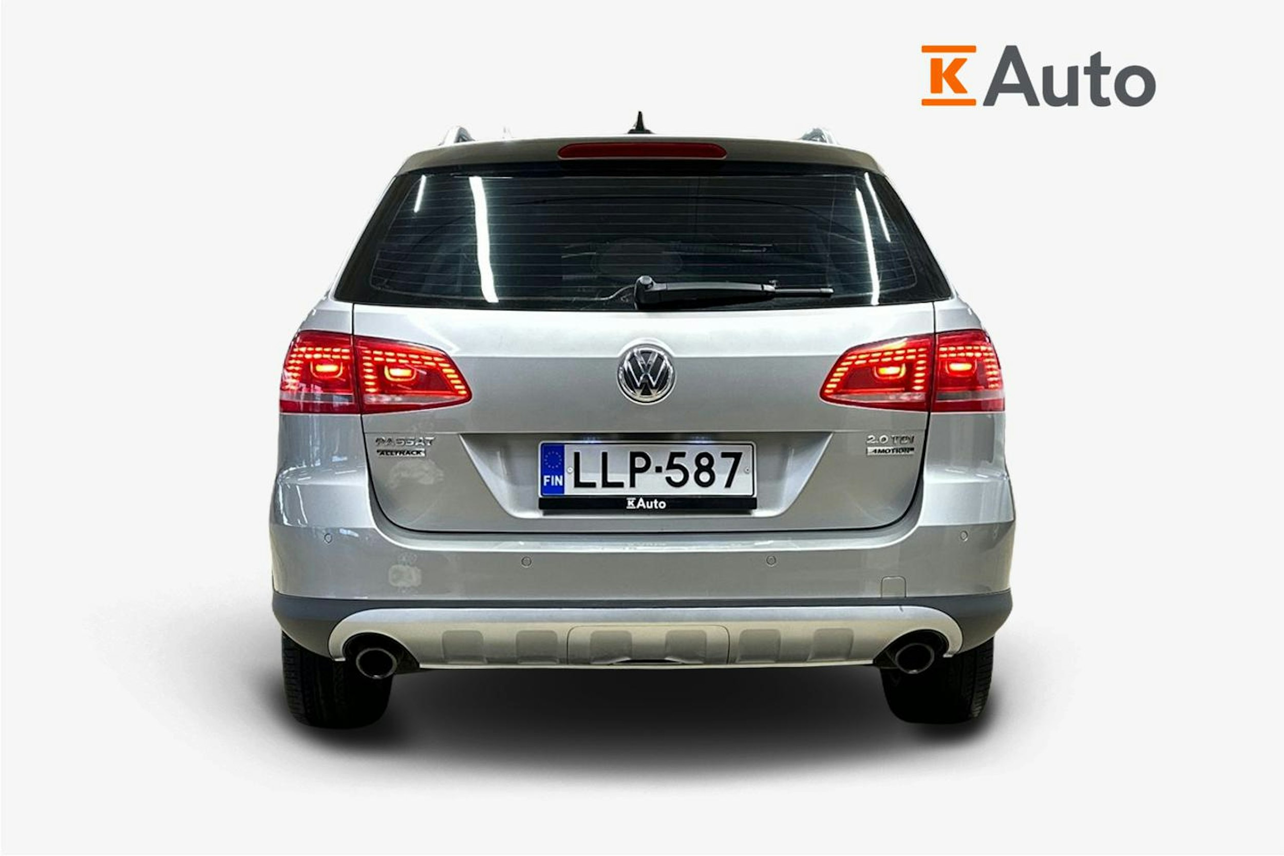 harmaa Volkswagen Passat 2012 kuva 3.