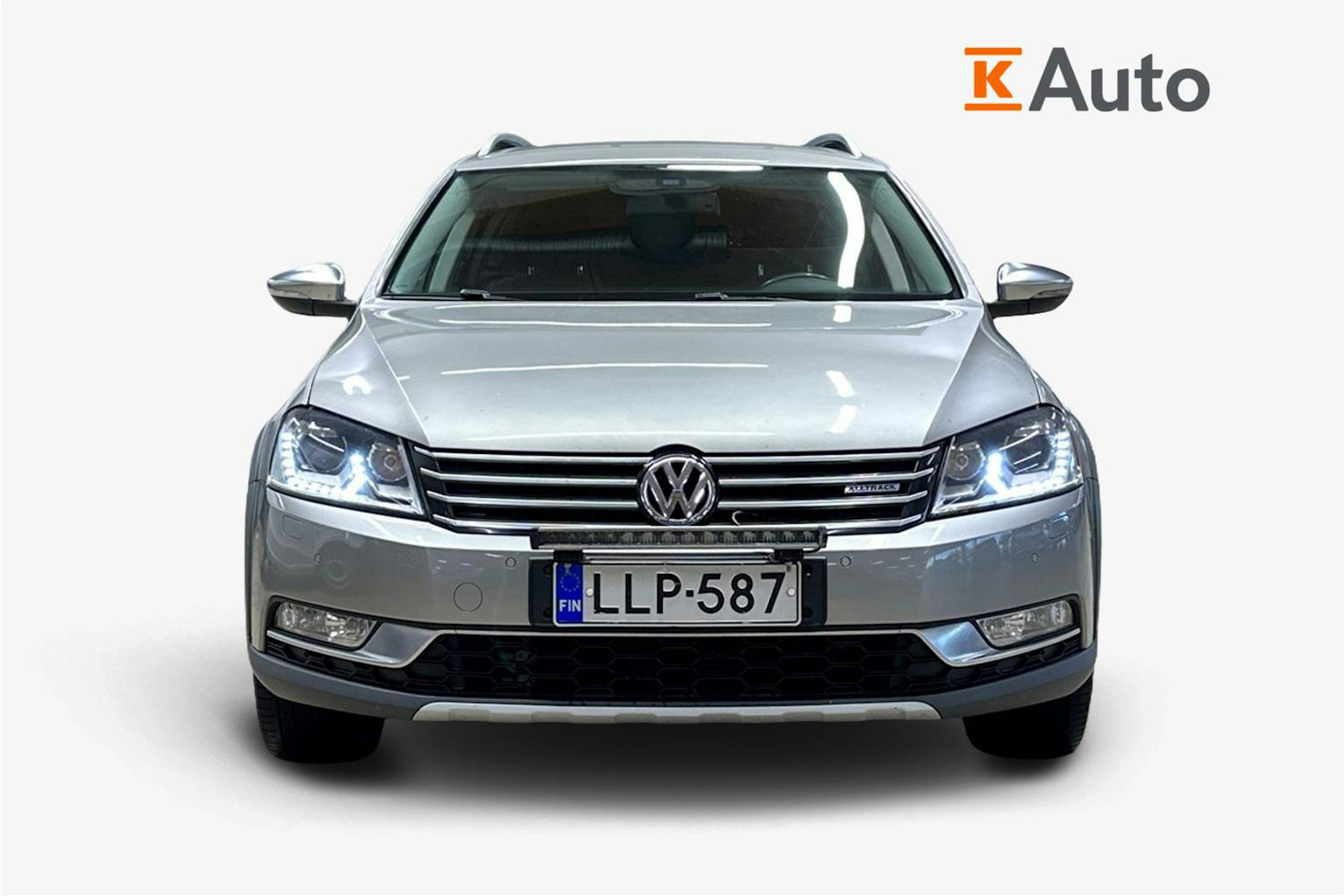 harmaa Volkswagen Passat 2012 kuva 4.