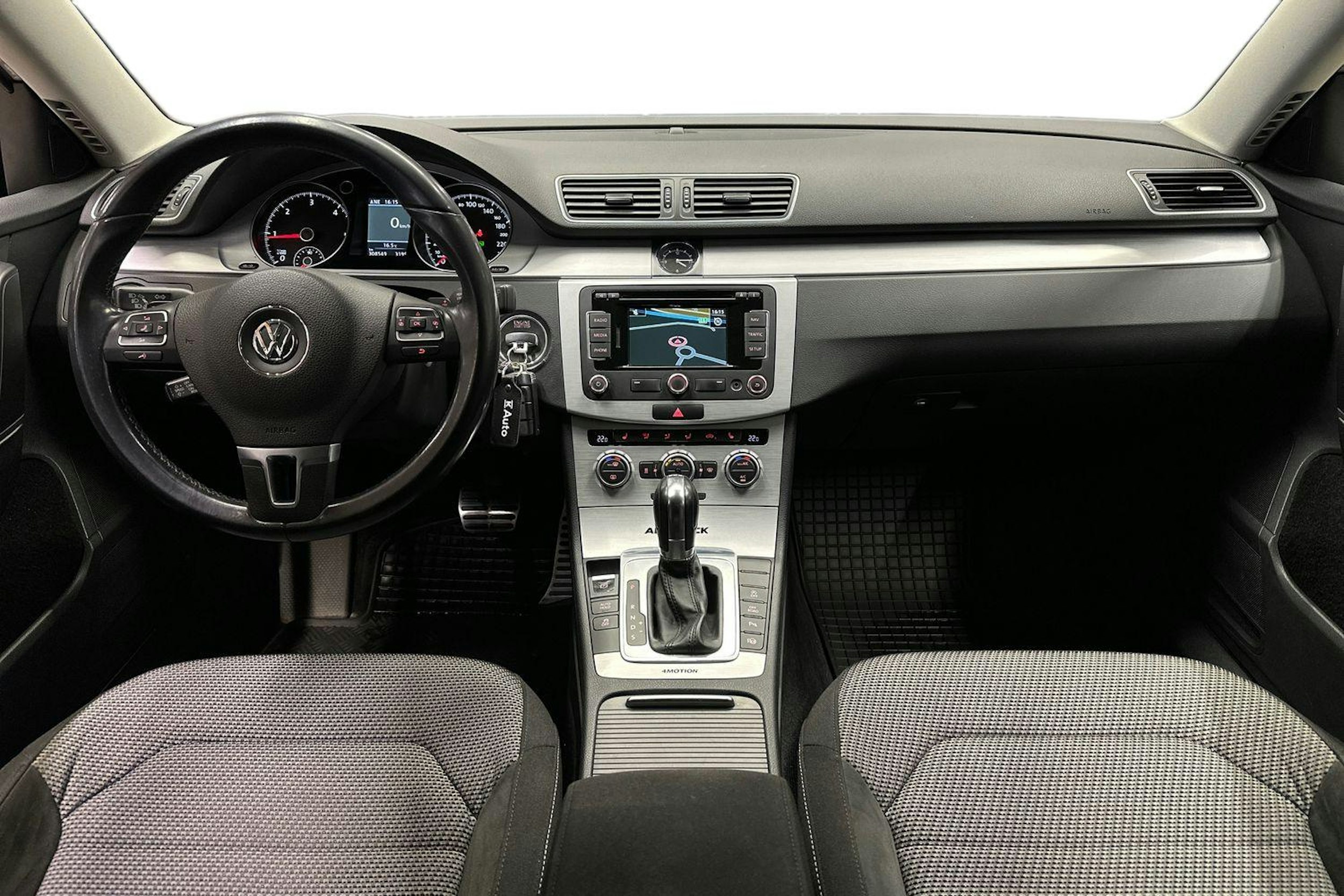 harmaa Volkswagen Passat 2012 kuva 7.