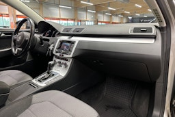 harmaa Volkswagen Passat 2012 kuva 11.