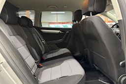 harmaa Volkswagen Passat 2012 kuva 13.