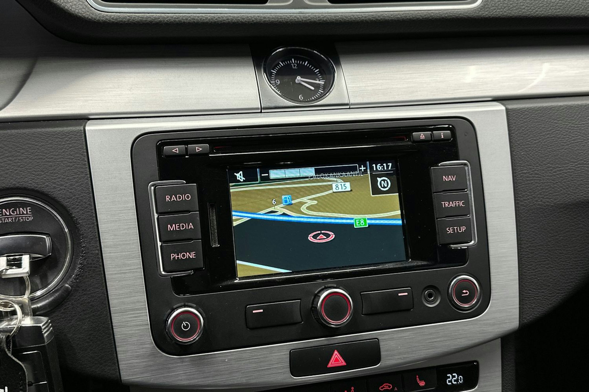 harmaa Volkswagen Passat 2012 kuva 15.