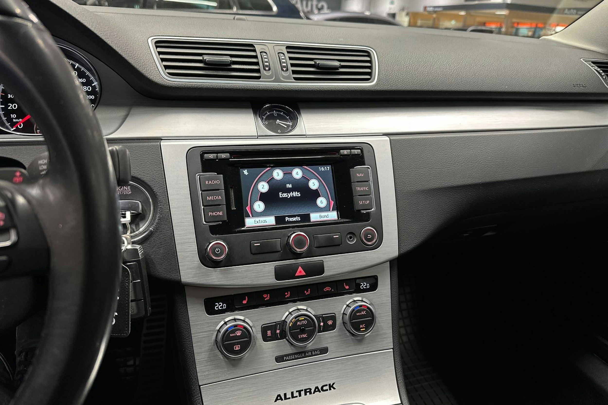 harmaa Volkswagen Passat 2012 kuva 17.